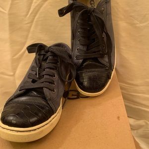 UGG Taya Croco sneakers in blue leather